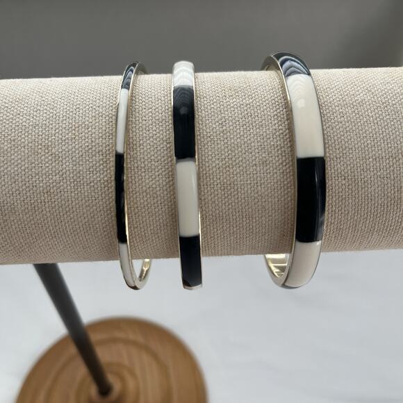 Set Of 3 bangle bracelets black and white resin on Brass. Boho, retro, casual - Picture 1 of 8